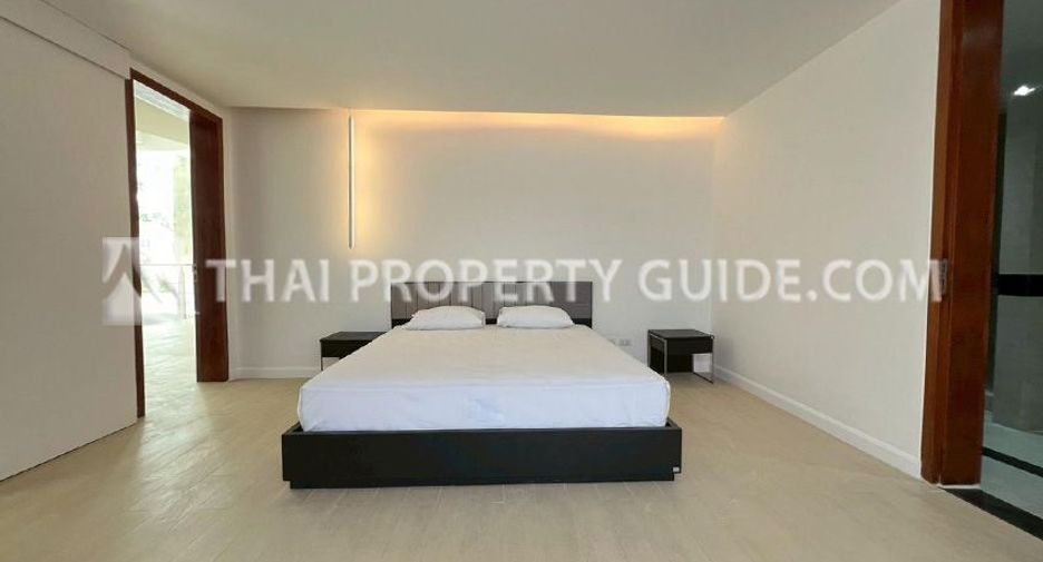 Casa en alquiler de 4 habitaciones en Pak Kret, Nonthaburi