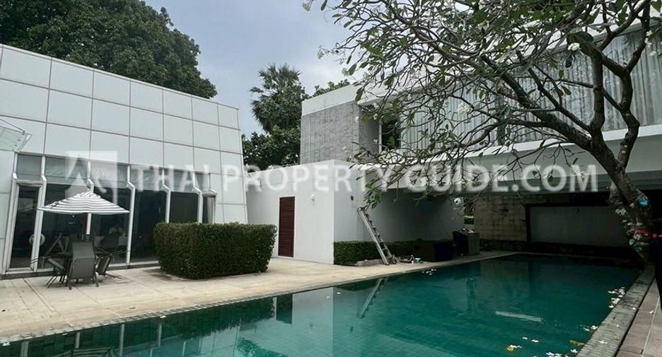 Casa en alquiler de 4 habitaciones en Pak Kret, Nonthaburi