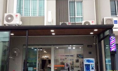 Local comercial en venta de 3 habitaciones en Bang Phli, Samut Prakan