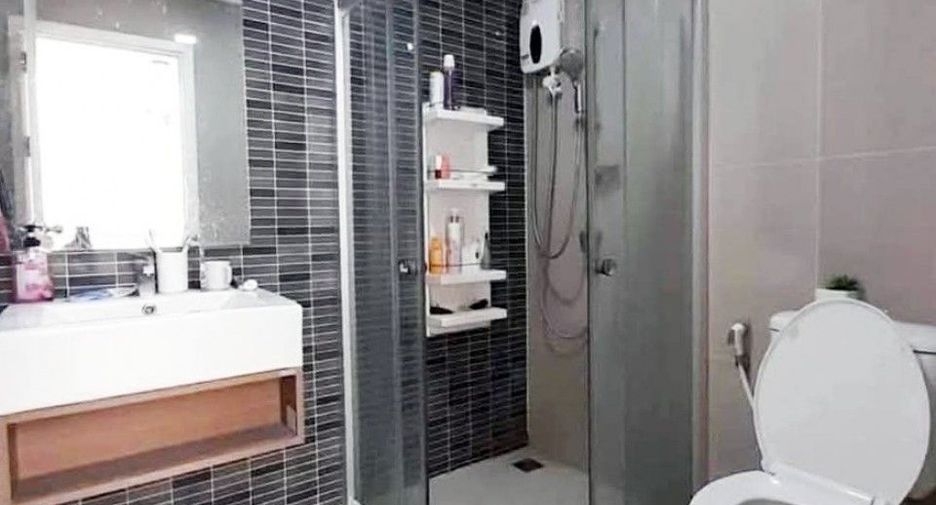 Local comercial en venta de 3 habitaciones en Bang Phli, Samut Prakan