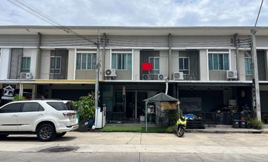 Local comercial en venta de 3 habitaciones en Bang Phli, Samut Prakan