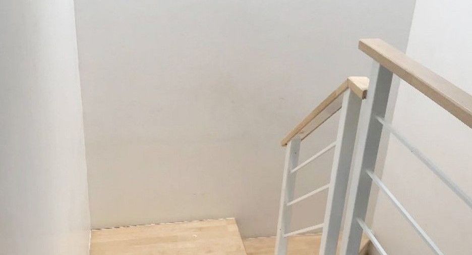 Local comercial en venta de 3 habitaciones en Bang Phli, Samut Prakan