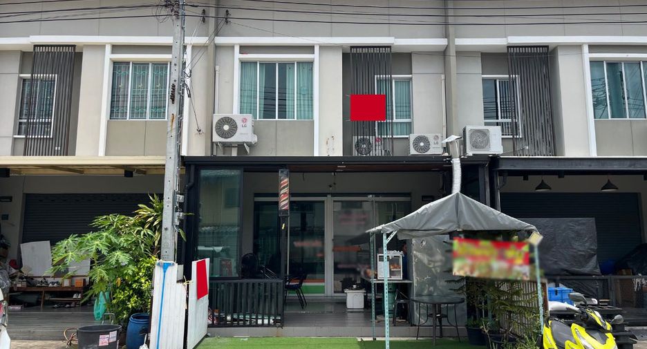 Local comercial en venta de 3 habitaciones en Bang Phli, Samut Prakan