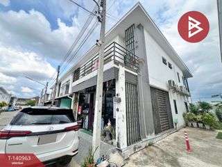 For sale 4 bedrooms townhouse in Krathum Baen, Samut Sakhon