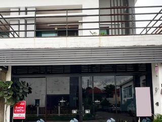 For sale 4 bedrooms townhouse in Krathum Baen, Samut Sakhon