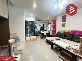 For sale 4 bedrooms townhouse in Krathum Baen, Samut Sakhon