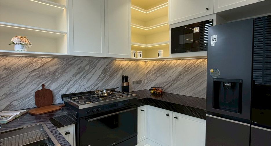 Villa en venta de 6 habitaciones en Saraphi, Chiang Mai
