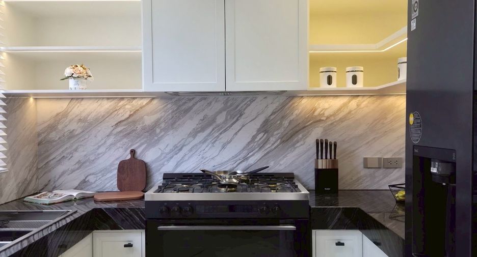 Villa en venta de 6 habitaciones en Saraphi, Chiang Mai