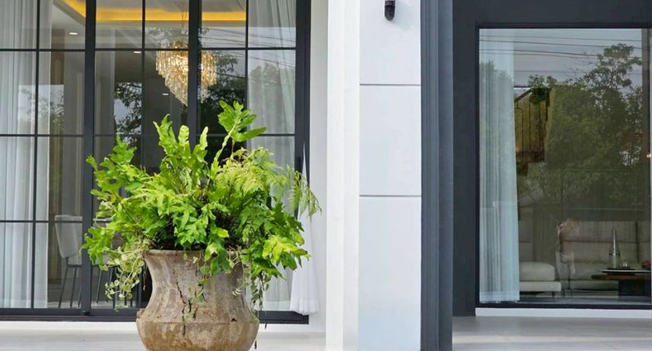 Villa en venta de 6 habitaciones en Saraphi, Chiang Mai