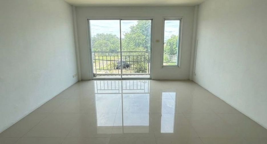 À vendre 4 chambres local commercial à Si Racha, Chonburi