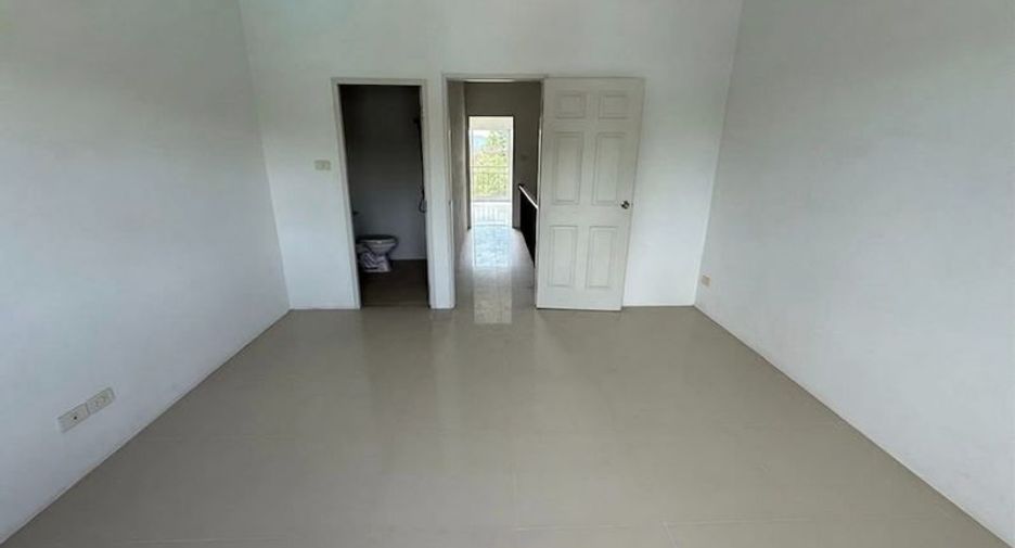 À vendre 4 chambres local commercial à Si Racha, Chonburi