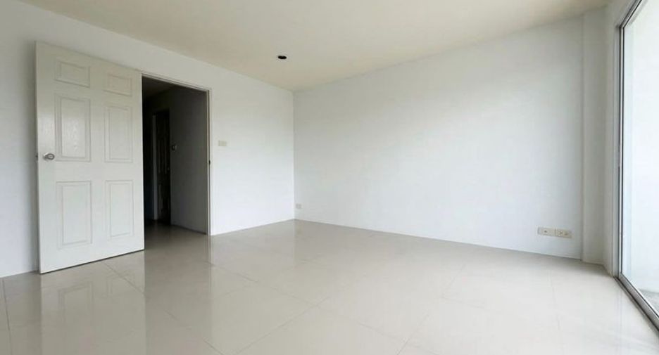 À vendre 4 chambres local commercial à Si Racha, Chonburi