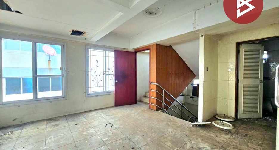 Local comercial en venta de 4 habitaciones en Lat Krabang, Bangkok