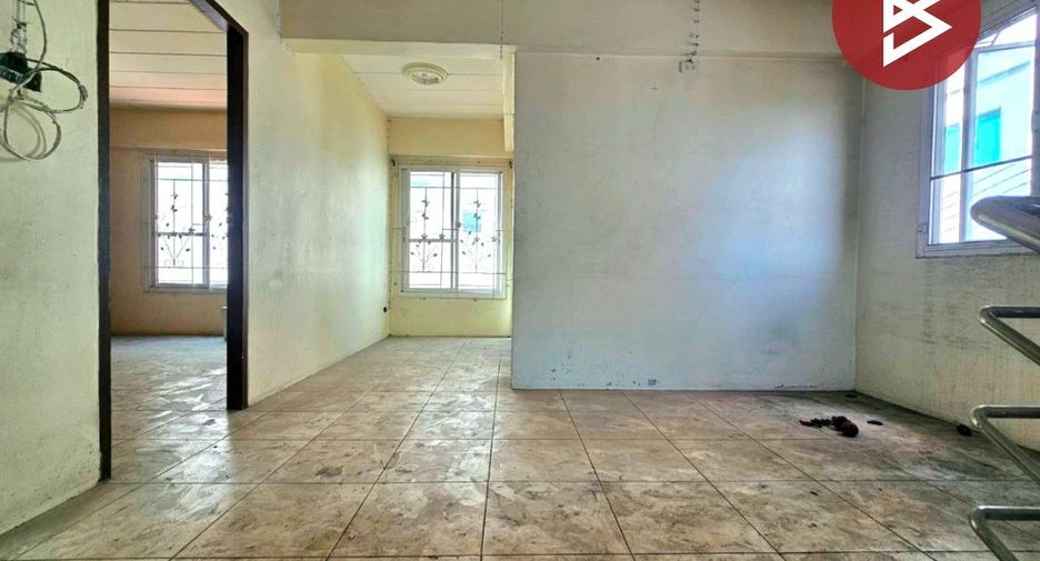 Local comercial en venta de 4 habitaciones en Lat Krabang, Bangkok