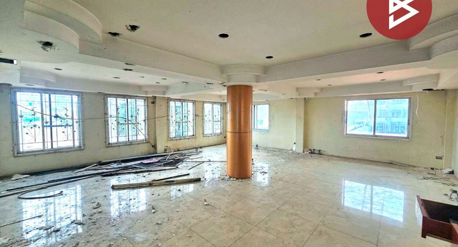 Local comercial en venta de 4 habitaciones en Lat Krabang, Bangkok