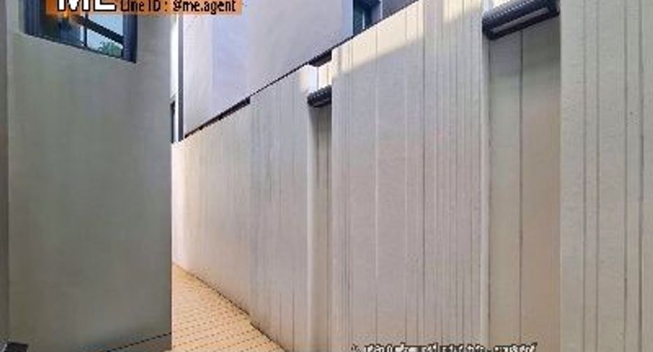 For rent and for sale 3 bedrooms house in Phra Khanong, Bangkok