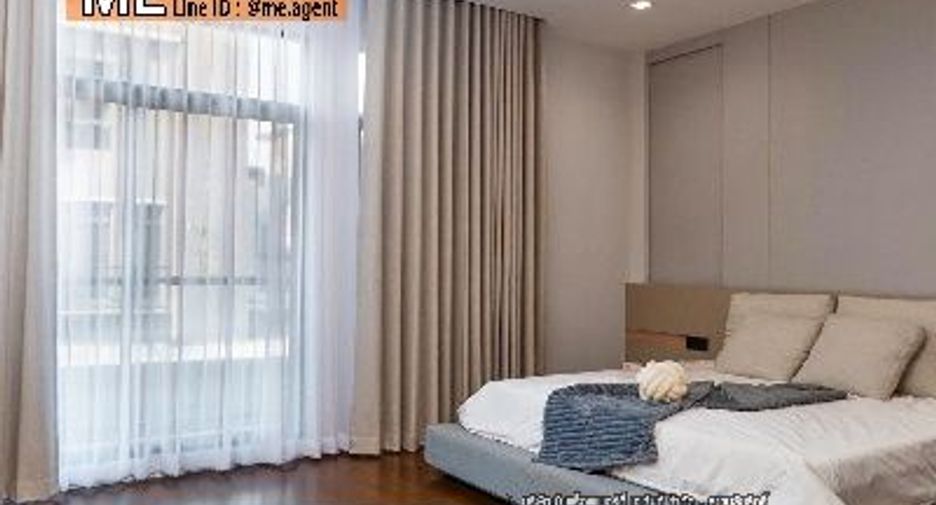 For rent and for sale 3 bedrooms house in Phra Khanong, Bangkok