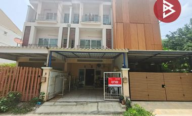For sale 3 bedrooms townhouse in Mueang Samut Prakan, Samut Prakan