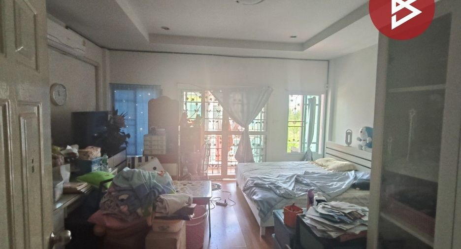 Casa adosada en venta de 3 habitaciones en Mueang Samut Prakan, Samut Prakan