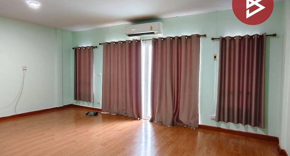 For sale 2 bedrooms townhouse in Krathum Baen, Samut Sakhon