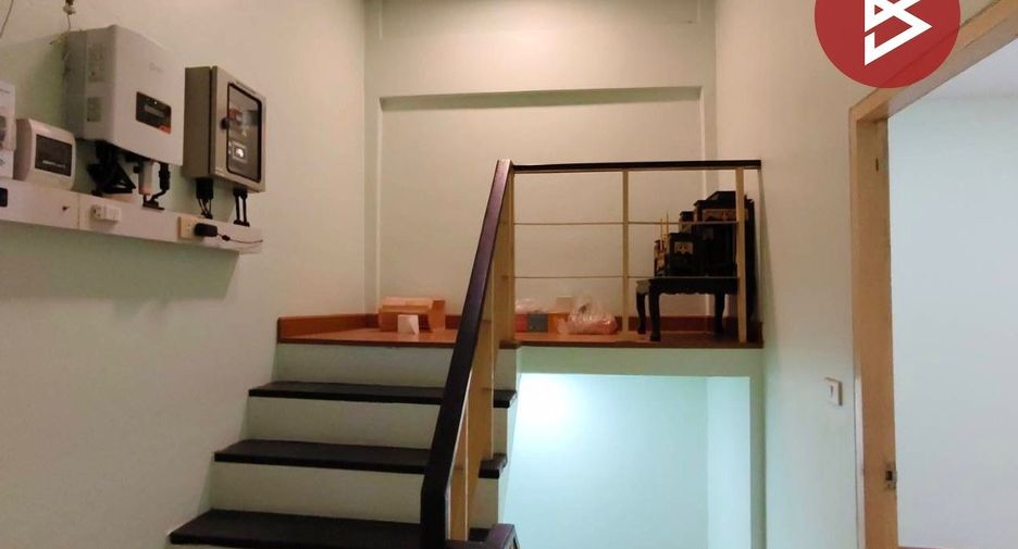 For sale 2 bedrooms townhouse in Krathum Baen, Samut Sakhon