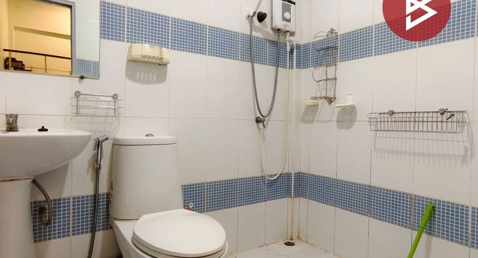For sale 2 bedrooms townhouse in Krathum Baen, Samut Sakhon