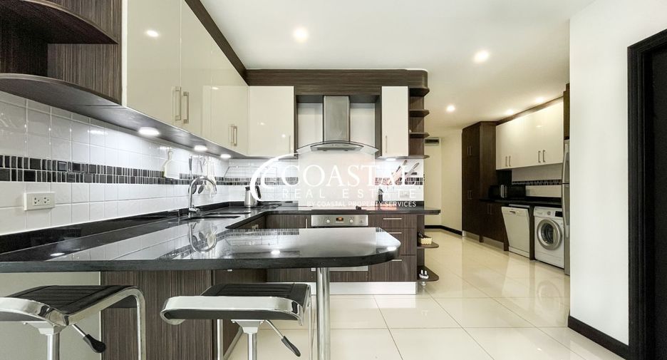 For sale 2 bedrooms condo in Pratumnak, Pattaya