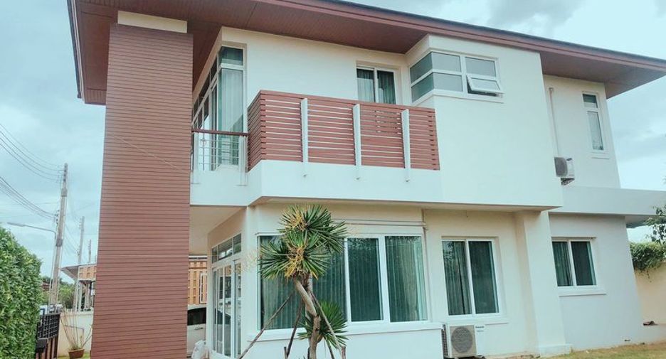 For sale 4 bedrooms house in Si Racha, Chonburi