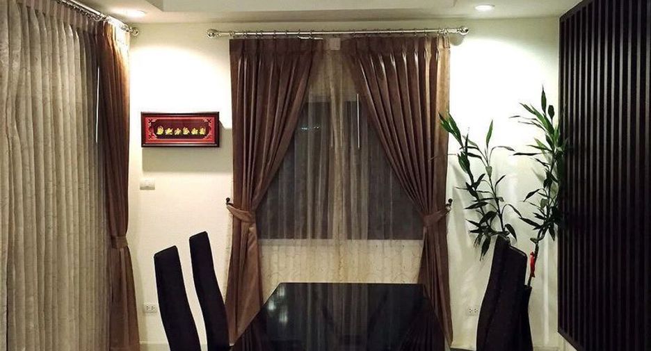 For sale 4 bedrooms house in Si Racha, Chonburi