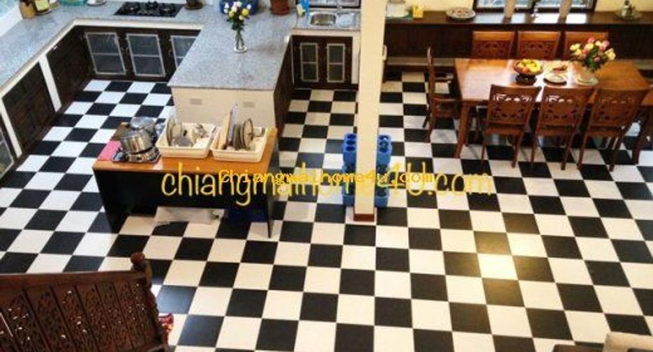 For rent 5 bedrooms house in Mueang Chiang Mai, Chiang Mai