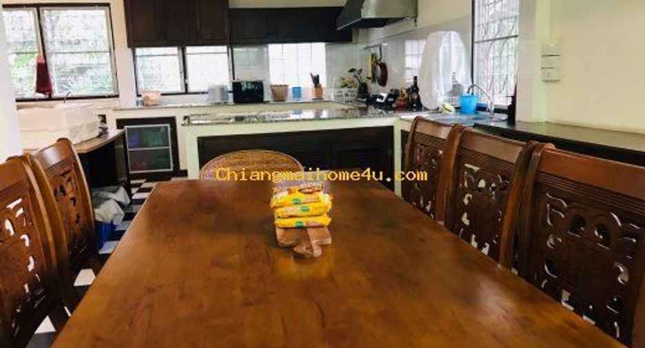 For rent 5 bedrooms house in Mueang Chiang Mai, Chiang Mai