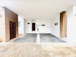Продажа 5 спальни вилла в Банг Ламунг, Чонбури