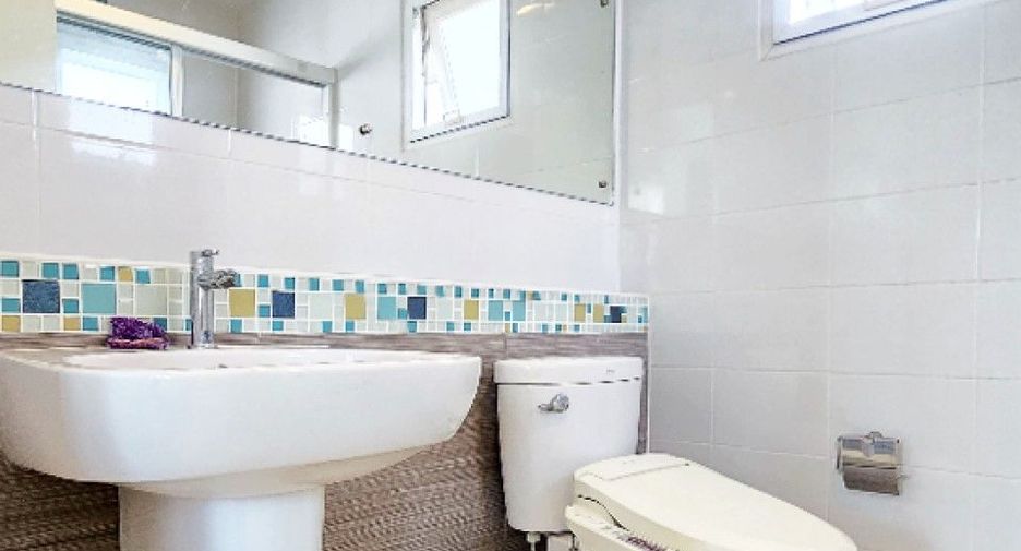 Casa en venta de 3 habitaciones en Bang Phli, Samut Prakan