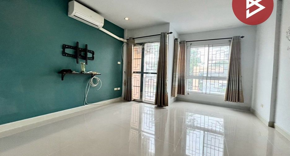Casa adosada en venta de 2 habitaciones en Mueang Chon Buri, Chonburi