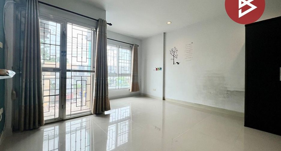 Casa adosada en venta de 2 habitaciones en Mueang Chon Buri, Chonburi