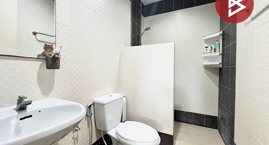 Casa adosada en venta de 2 habitaciones en Mueang Chon Buri, Chonburi