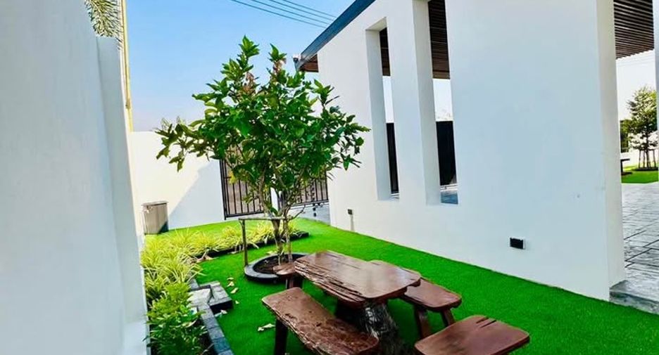 Villa en alquiler de 4 habitaciones en East Pattaya, Pattaya