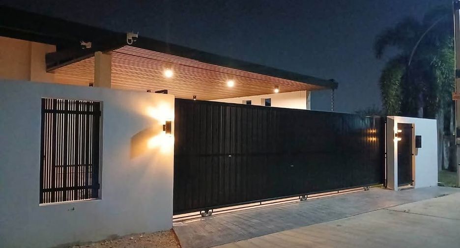 Villa en alquiler de 4 habitaciones en East Pattaya, Pattaya