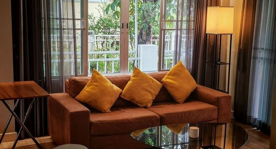For rent 3 bedrooms townhouse in Phasi Charoen, Bangkok