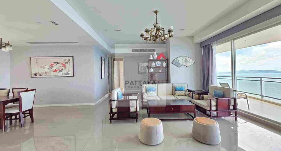 For sale 3 bedrooms condo in Jomtien, Pattaya