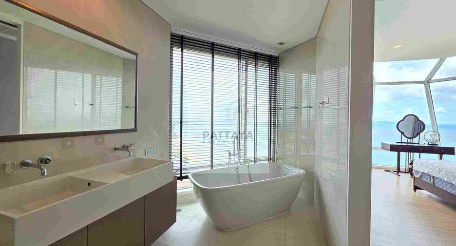 For sale 3 bedrooms condo in Jomtien, Pattaya