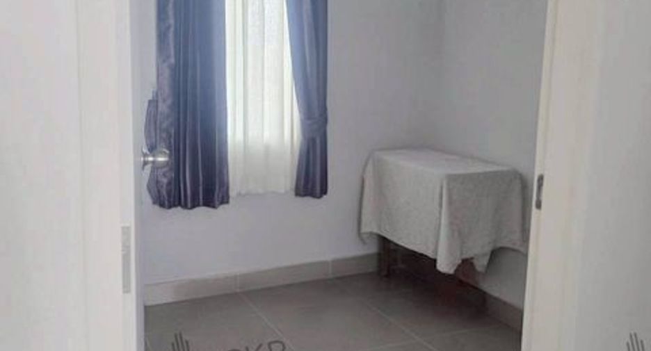 For sale 4 bedrooms townhouse in Sam Phran, Nakhon Pathom