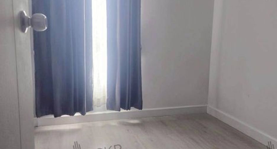 For sale 4 bedrooms townhouse in Sam Phran, Nakhon Pathom