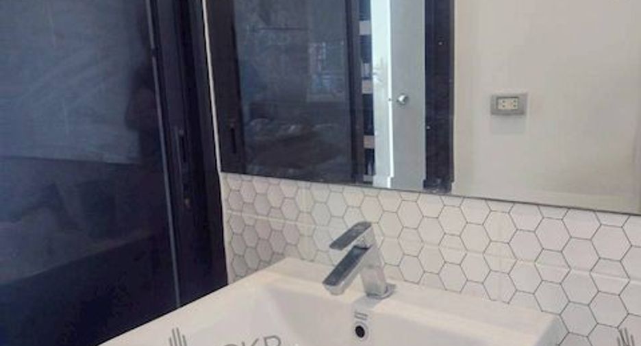 For sale 4 bedrooms townhouse in Sam Phran, Nakhon Pathom