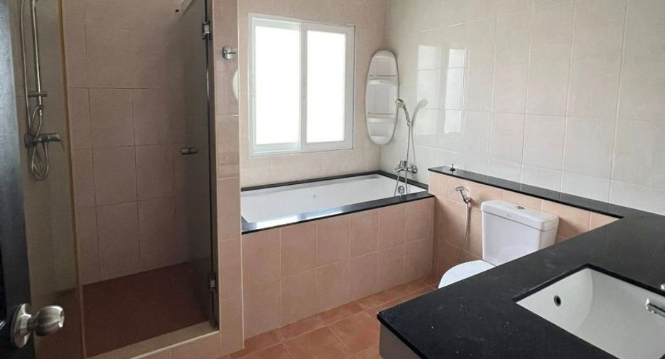 Haus zur Miete und zum Kauf mit 6 Zimmer in East Pattaya, Pattaya