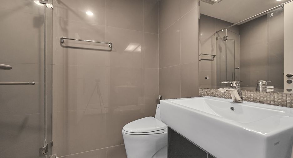 For sale 2 bedrooms condo in Khlong Toei, Bangkok