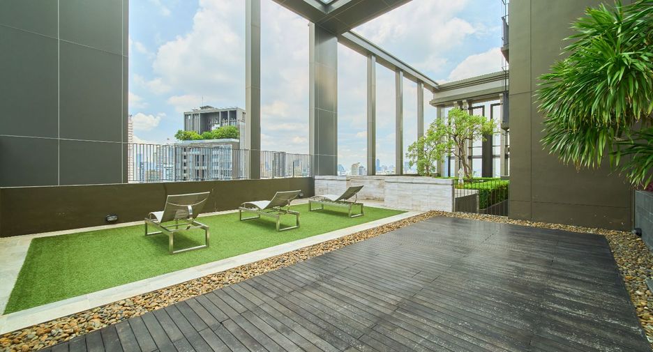 For sale 2 bedrooms condo in Khlong Toei, Bangkok