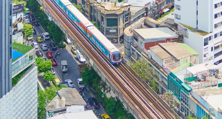 For sale 2 bedrooms condo in Khlong Toei, Bangkok