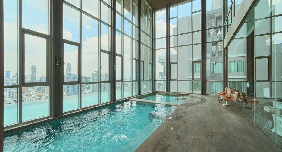 For sale 2 bedrooms condo in Khlong Toei, Bangkok