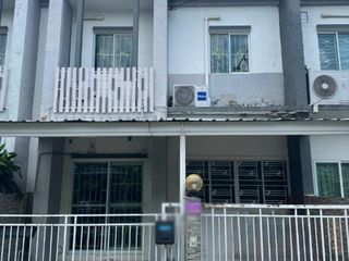 For sale 3 bedrooms townhouse in Don Mueang, Bangkok